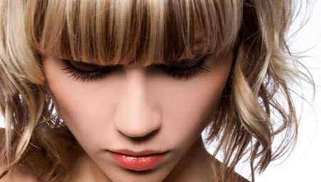 Features of hair highlighting procedure with bangs