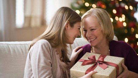 What to give mother-in-law for the New Year?