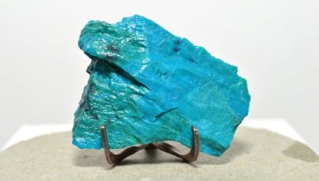 Turquoise: a description of the stone, its types and properties