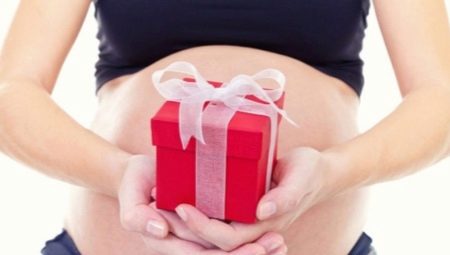 What to give a pregnant woman for the New Year?