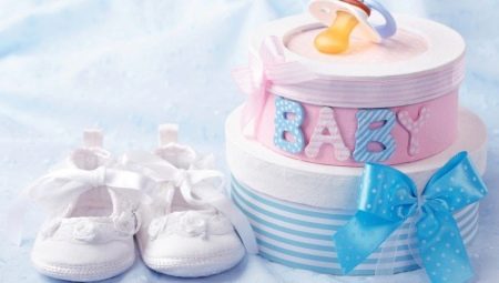 What to give a newborn girl?