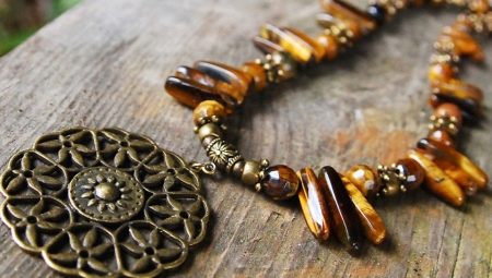 Stone tiger eye: how it looks and what properties it has?