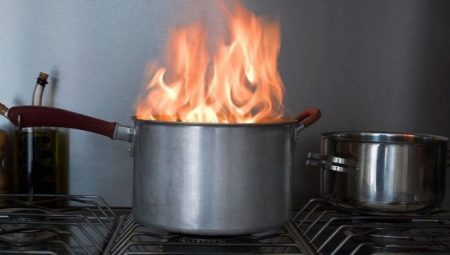 How to get rid of the smell of burning in the apartment after a burned pan?