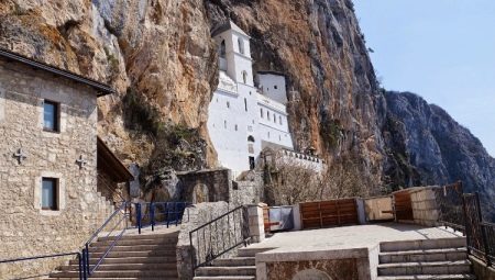 Monastery Ostrog in Montenegro: description and travel