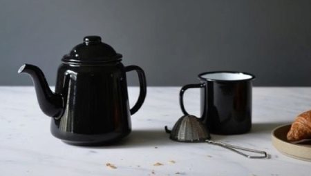 Enamelled kettles: types and subtleties of choice