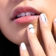 White manicure with silver: ideas and fashion trends