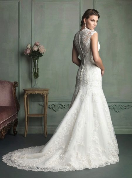 Wedding dress with lace