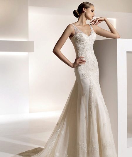 V-Neck Wedding Dress