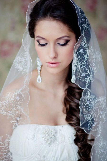 Veil for brides with small stature for wedding