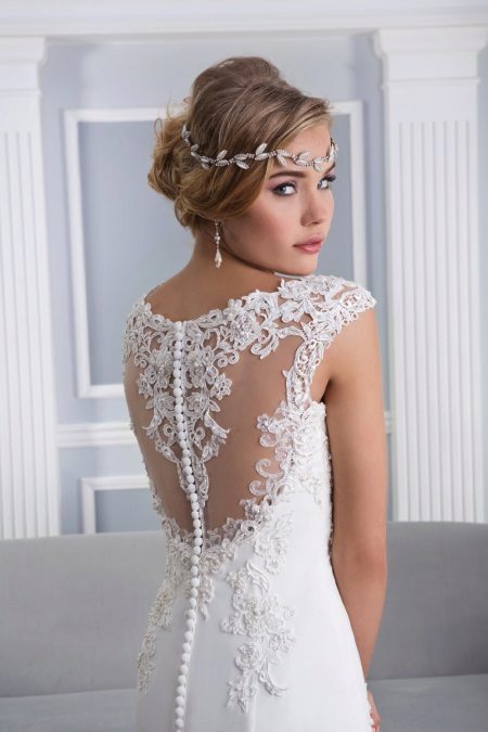 Accessories for wedding lace dress