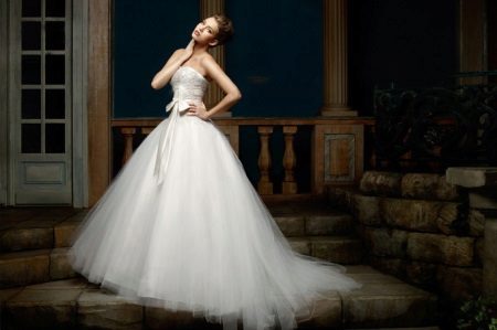 Magnificent wedding dress by Natalya Romanova