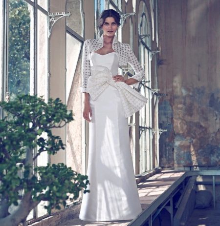 Wedding dress from Giuseppe Papini with a bolero