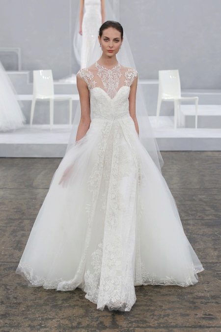 Wedding dress from Monique Lhuillier magnificent