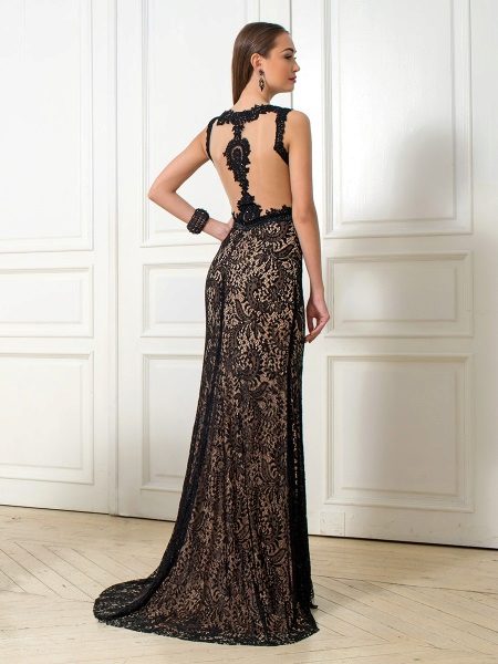 Lace open back in evening dress