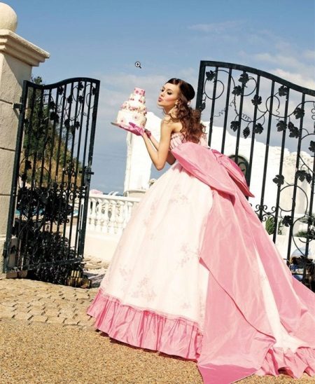 White and pink fluffy wedding dress