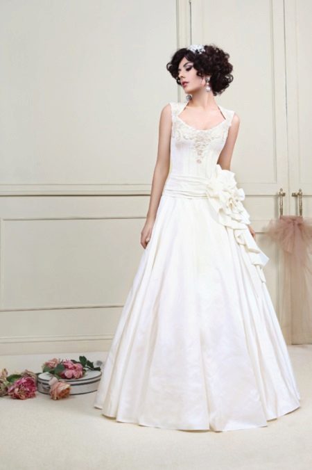 Mermaid wedding dress from the A-silhouette flower extravaganza collection