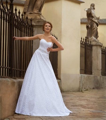 Wedding dress from the Oscar collection from Armoniya