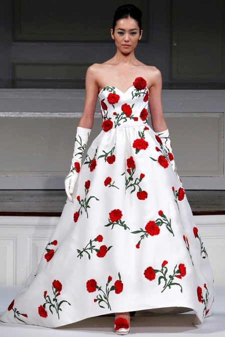 Wedding dress with red roses