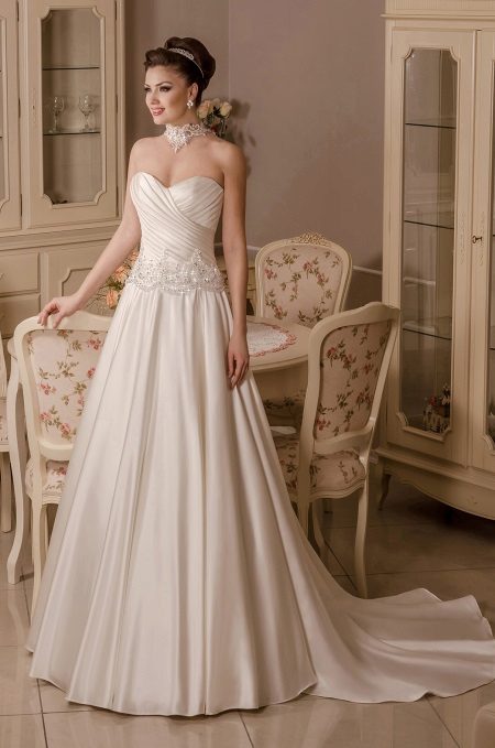 A-line wedding dress with drape