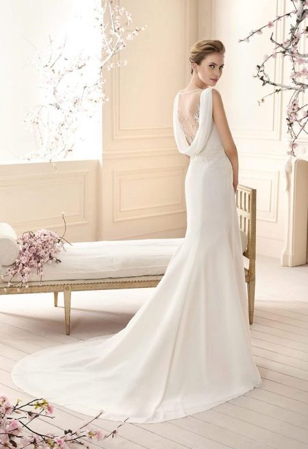 Elegant wedding dress with open back and train