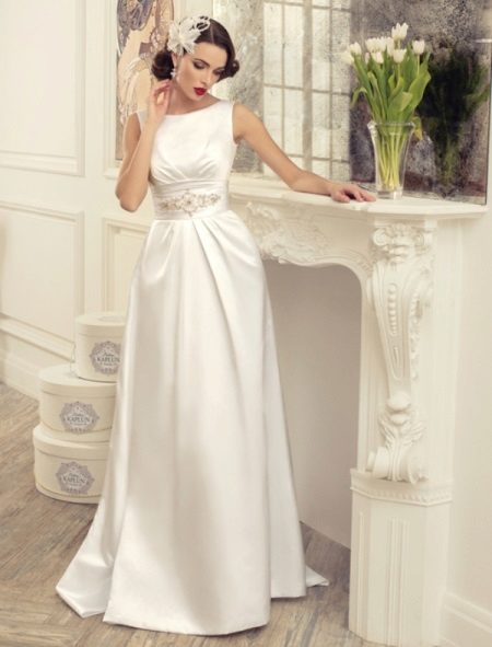 Wedding dress with satin belt