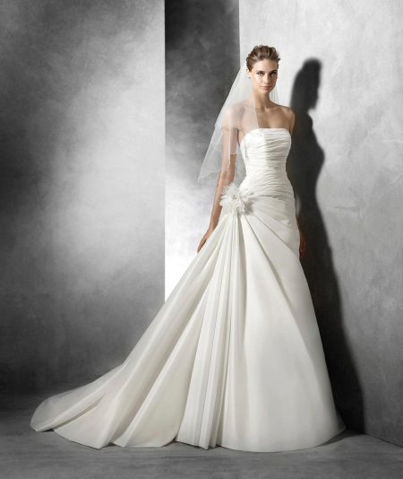 Wedding dress from the 2016 Pronivas Collection