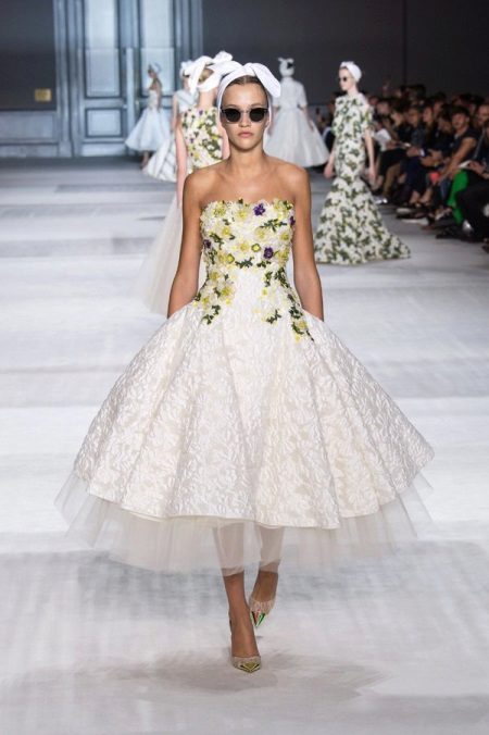 Wedding dress from Giambattista Valli magnificent short