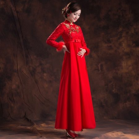 Dress in oriental style for a full woman