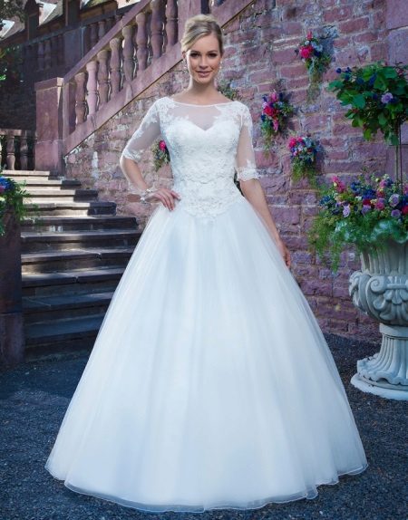 Crinoline with fabric under the wedding dress