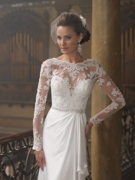 Wedding dress with lace sleeves