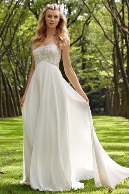 High-waisted wedding dress