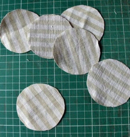 Cloth flower circles